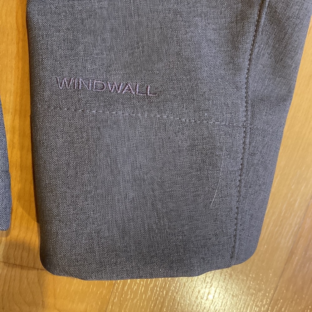 The North Face size Large gray jacket - Picture 4 of 6